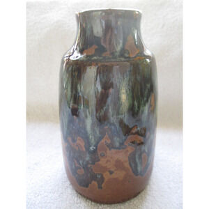 Pottery Craft USA, drip high glaze art pottery, 5 1/2" vase, very nice